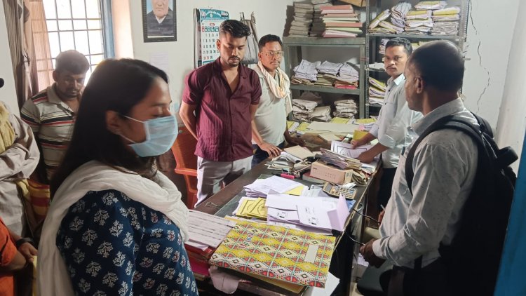 एसडीएम ने किया लैम्प्स में खाद भंडारण एवं वितरण व्यवस्था का निरीक्षण