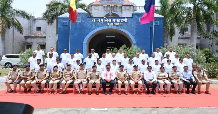 उप मुख्यमंत्री शर्मा 33 प्रशिक्षु उप पुलिस अधीक्षकों के बुनियादी प्रशिक्षण सत्र शुभारंभ में हुए शामिल