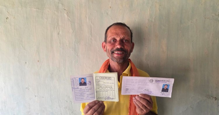 मुख्यमंत्री हेल्पलाइन 1076 का असरः बैल चराते किसान की एक कॉल पर प्रशासन ने घर पहुंचकर सुलझाई समस्या