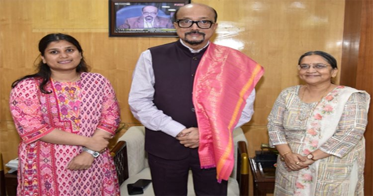 राज्यपाल डेका से सुप्रीम कोर्ट में छत्तीसगढ़ की स्टैंडिंग काउंसिल जैन ने की सौजन्य भेंट