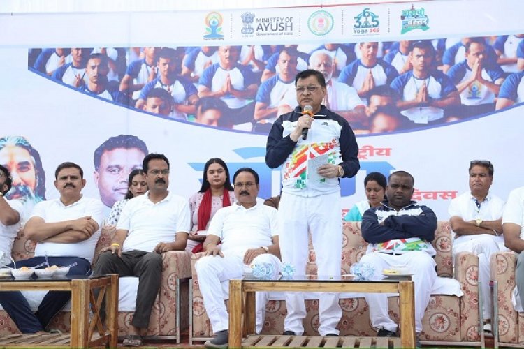 योग से शारीरिक व मानसिक विकास होता है, इसे जीवन में अपनाएं - मंत्री लखनलाल देवांगन
