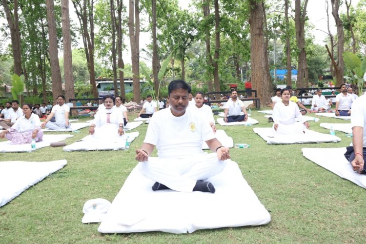 कोटमहर गार्डन में उत्साहपूर्वक मनाया गया 12वां अंतरराष्ट्रीय योग दिवस