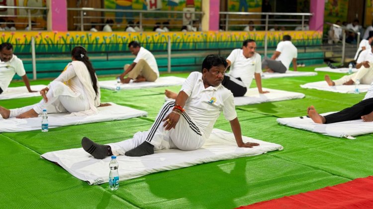 बस्तर सांसद महेश कश्यप के मुख्य आतिथ्य में सुकमा में मनाया गया 12वां अंतर्राष्ट्रीय योग दिवस