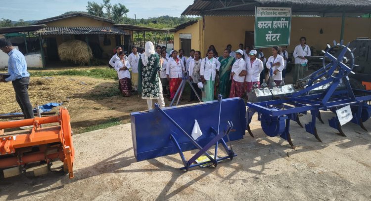 पशुसखियों ने सीखे आधुनिक खेती व पशुपालन के गुर