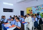 शाला प्रवेशोत्सव: शिक्षा मंत्री  गजेन्द्र यादव ने बच्चों संग बैठकर सिखाया पहाड़ा, स्मार्ट क्लास का किया लोकार्पण