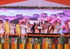 मुख्यमंत्री योगी ने लाभार्थियों को बांटी सौगात, नियुक्ति पत्र, चेक, चाबी और प्रमाणपत्र सौंपे