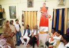 सांसद  बृजमोहन अग्रवाल और कृषि मंत्री  रामविचार नेताम ने पद्म विभूषण डॉ. स्व तीजन बाई के निवास पहुंचकर उनके तैलचित्र पर पुष्प अर्पित कर श्रद्धांजलि दी