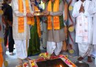 श्री डेका एवं मुख्यमंत्री  साय ने भगवान जगन्नाथ की पूजा अर्चना कर ‘छेरा-पहरा‘ की रस्म निभाई।