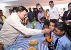 शाला प्रवेशोत्सव में उद्योग मंत्री  लखनलाल देवांगन ने किया विद्यार्थियों का आत्मीय स्वागत
