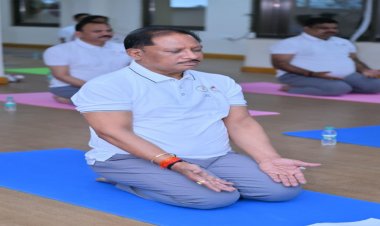 चिंतन शिविर 3.0: योग से हुई नई सुबह, मुख्यमंत्री विष्णु देव साय ने दिया स्वस्थ और संतुलित जीवन का संदेश