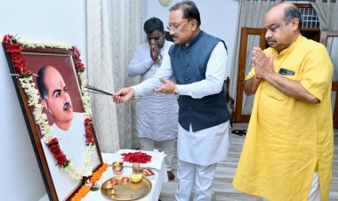 मुख्यमंत्री  विष्णुदेव साय ने डॉ. श्यामा प्रसाद मुखर्जी की 125वीं जयंती पर उन्हें किया नमन