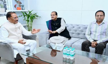 मुख्यमंत्री विष्णु देव साय से झारखंड के वित्त मंत्री राधाकृष्ण किशोर ने की सौजन्य भेंट