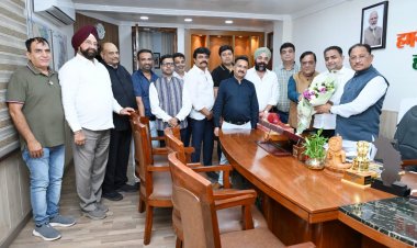 व्यापारियों के हित में चेम्बर अध्यक्ष सतीश थौरानी की बड़ी पहल, वर्गफुट शुल्क समाप्त करने मुख्यमंत्री को सौंपा ज्ञापन