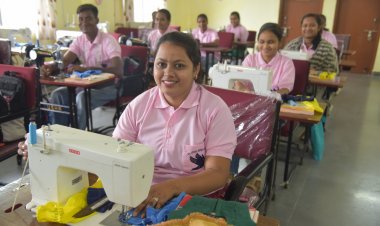 आत्मनिर्भर नारी, समृद्ध छत्तीसगढ़ : महिला सशक्तिकरण का नया अध्याय