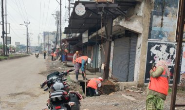 बीरगांव में 'स्वच्छता पखवाड़ा' के तहत सार्वजनिक शौचालयों में विशेष सफाई अभियान, मुख्य मार्गों पर भी चला स्वच्छता अभियान