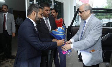 छत्तीसगढ़ उच्च न्यायालय के मुख्य न्यायाधीश  रमेश सिन्हा का प्रधान जिला एवं सत्र न्यायाधीश संजीव कुमार टामक एवं कलेक्टर  निलेशकुमार क्षीरसागर ने किया आत्मीय स्वागत