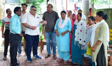 जनदर्शन में पर्यटन एवं संस्कृति मंत्री  राजेश अग्रवाल ने सुनीं लोगों की समस्याएं, त्वरित समाधान के दिए निर्देश