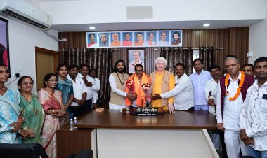 आरंग की राजनीति में बड़ा उलटफेर- शिवसेना पार्षद उमाकांत यादव भाजपा में शामिल, मंत्री गुरु खुशवंत साहेब ने दिलाई सदस्यता