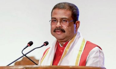  धर्मेंद्र प्रधान ने देश के शिक्षा मंत्री के पद से इस्तीफा दिया