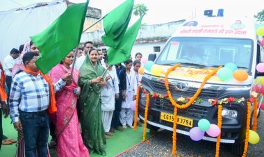 मंत्री श्रीमती लक्ष्मी राजवाड़े ने चांदनी बिहारपुर को दी एम्बुलेंस की सौगात, दिखाई हरी झण्डी