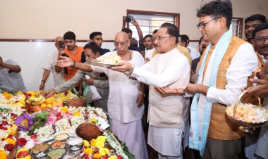 गुरु पूर्णिमा पर मुख्यमंत्री ने अघोर गुरु पीठ बनोरा में किए गुरु दर्शन, बाबा प्रियदर्शी राम से लिया आशीर्वाद