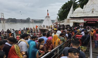 सावन का शुभारंभ, शिव मंदिरों में उमड़ा श्रद्धालुओं का सैलाब, जलाभिषेक के लिए मंदिरों में लगी लंबी कतारें
