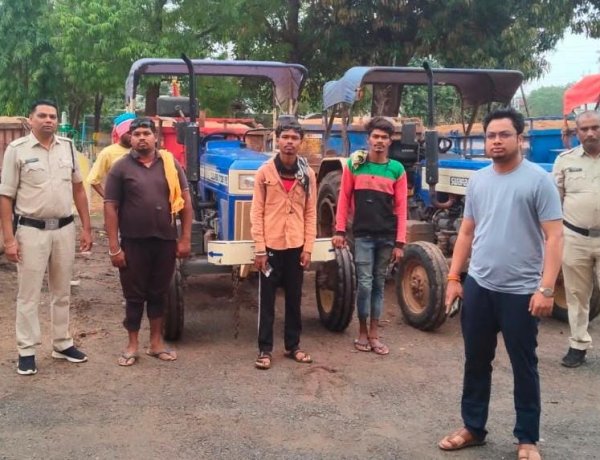 अवैध रेत परिवहन करते 8 ट्रैक्टर जब्त