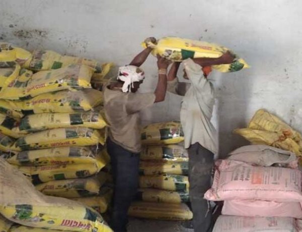 खाद वितरण में खैरागढ़ जिला प्रदेश में प्रथम, 83.82 प्रतिशत उर्वरक का हुआ वितरण