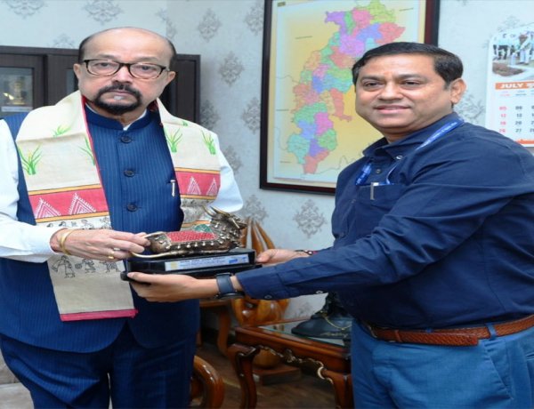 राज्यपाल डेका से एनएचएआई के क्षेत्रीय अधिकारी ने की भेंट, छत्तीसगढ़ की राष्ट्रीय राजमार्ग परियोजनाओं पर हुई चर्चा