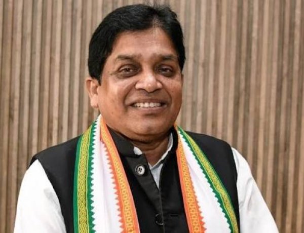 ‘वोट चोरी’ से बनी सरकारें गैरकानूनी, मुख्य चुनाव आयुक्त दें इस्तीफा और गवाह बनें: डॉ. शिवकुमार डहरिया