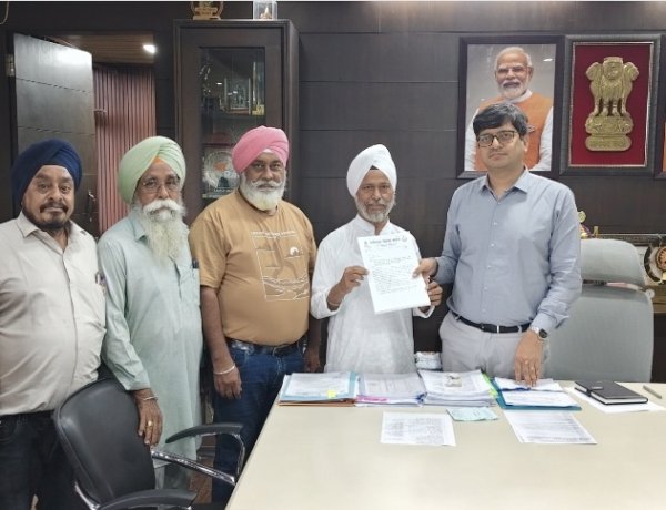छत्तीसगढ़ सिक्ख समाज ने नगर निगम आयुक्त से की सौजन्य भेंट, शहर की सुंदरता एवं राजस्व वृद्धि को लेकर दिए महत्वपूर्ण सुझाव*