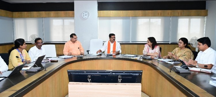 *छत्तीसगढ़ में एआई (AI) तकनीक से होगा पीएमजीएसवाई सड़कों का निरीक्षण- उप मुख्यमंत्री विजय शर्मा का बड़ा फैसला*