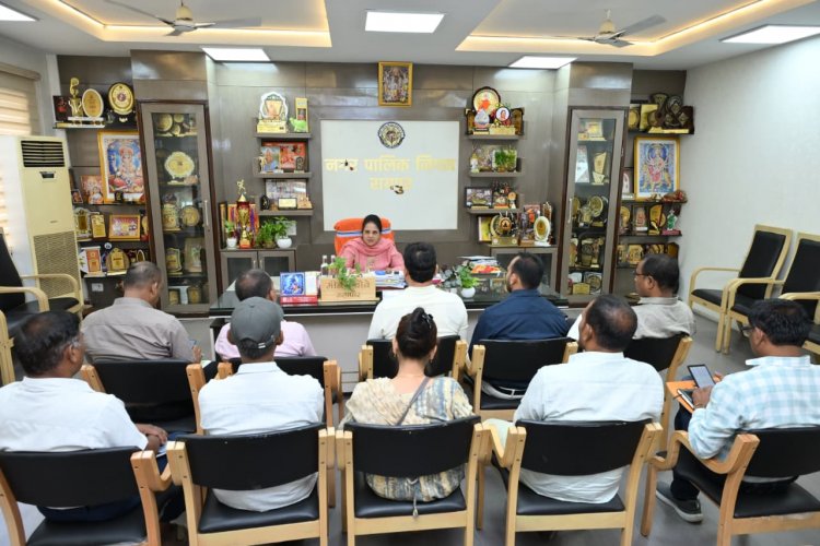 नगर निगम पूरी फौज या भारी टीम लेकर एक साथ किसी व्यावसायिक प्रतिष्ठान के भीतर न घुसे।