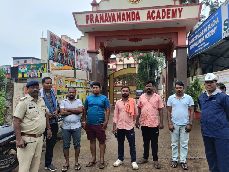 बिना समुचित सुरक्षा उपाय के स्कूली बच्चों का परिवहन करने वाले ई-रिक्शा, ऑटो एवं वैन की यातायात पुलिस द्वारा औचक जांच