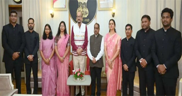 राज्यपाल से प्रशिक्षु डिप्टी कलेक्टरों ने की सौजन्य मुलाकात
