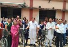 रायपुर दक्षिण विधायक सुनील सोनी शासकीय हाई स्कूल कुशालपुर पहुंचे, छात्राओं को सरस्वती योजना अंतर्गत साइकिलें प्रदत्त कीं