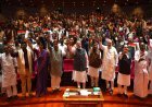 पीएम मोदी संग एनडीए सांसदों की मंगल मिलन बैठक, तिरंगा लहराकर दिया एकजुटता का संदेश