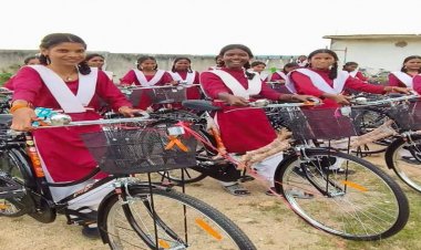 अब नहीं थकेंगे बेटियों के कदम: सरस्वती साइकिल योजना ने दी सपनों को नई रफ्तार, 120 बेटियों को मिली निशुल्क साइकिल