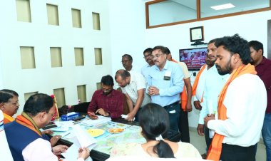 सहयोग केंद्र में मंत्री श्यामबिहारी जायसवाल ने कार्यकर्ताओं से किया संवाद
