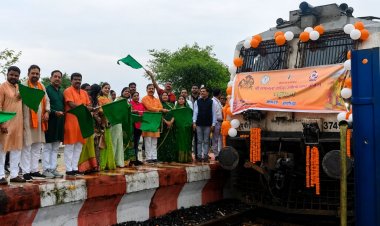 रामलला दर्शन योजना: सीएम साय की रामलला दर्शन योजना से बुजुर्गों, महिलाओं एवं आर्थिक रूप से कमजोर परिवारों का वर्षों पुराना सपना हो रहा साकार