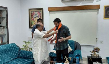 ओडिशा के कैबिनेट मंत्री सुरेश पुजारी से विधायक पुरंदर मिश्रा ने की सौजन्य भेंट, नुआखाई पर्व के लिए दिया आमंत्रण
