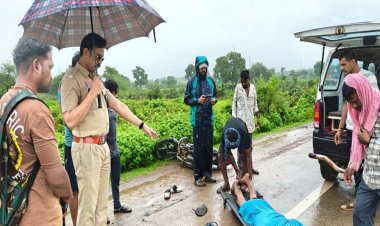 CG Accident : नेशनल हाईवे पर दर्दनाक हादसा! अज्ञात वाहन ने बाइक सवारों को रौंदा, एक युवक की मौके पर मौत, दो की हालत गंभीर