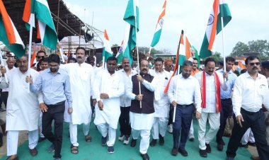 उप मुख्यमंत्री श्री साव तिरंगा यात्रा में हुए शामिल, ढाई किमी निकाली गई पैदल रैली