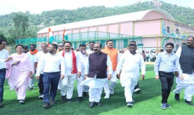 उप मुख्यमंत्री साव ने बहुउद्देशीय मिनी स्टेडियम और इनडोर हॉल का किया लोकार्पण