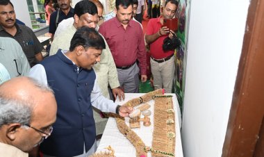 विकास मरकाम ने कहा कि मुख्यमंत्री साय और वन मंत्री  कश्यप के मार्गदर्शन में बोर्ड वनौषधियों के संरक्षण, संवर्धन, पारंपरिक ज्ञान के संरक्षण, वैद्यों के क्षमता विकास और किसानों की आय बढ़ाने के लिए लगातार कार्य कर रहा है।