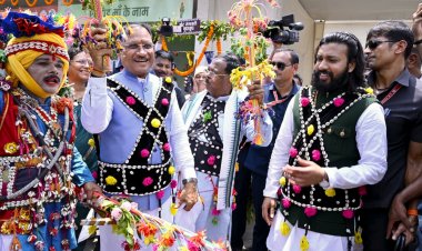 हरेली तिहार पर मुख्यमंत्री निवास में साकार हुई छत्तीसगढ़ की लोक संस्कृति, कृषि परंपरा और ग्रामीण जीवन की जीवंत झांकी