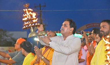भारत माता चौक पर 51 पंडितों की दिव्य आरती से आलोकित हुआवातावरण