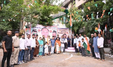 डाॅ.सलीम राज ने कार्यालय, छ.ग.राज्य वक्फ बोर्ड व अन्य वक्फ संस्थानों पर किया ध्वजारोहण
