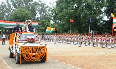 उत्तर बस्तर कांकेर : जिले में हर्षोल्लास के साथ राष्ट्रध्वज तिरंगा फहराकर मनाया गया स्वतंत्रता दिवस