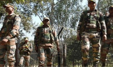 CG – बीमार ग्रामीण के लिए देवदूत बने DRG जवान, कंधे पर लादकर पहुंचाया अस्पताल, निभाया इंसानियत का फर्ज…..
